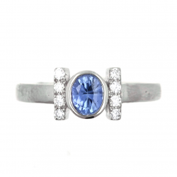 Anello in oro con zaffiro blu di Ceylon senza calore e diamanti