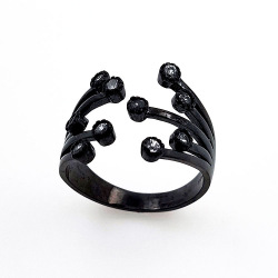 Anello in argento 925 e topazio rodiato nero
