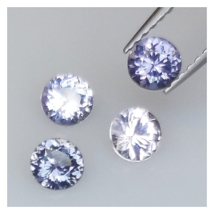 1,18ct Espinela Talla Redonda 4-4,1mm
