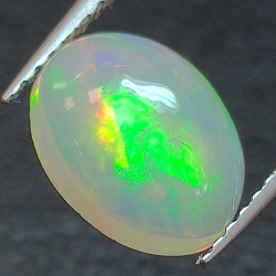 1.43ct Ópalo talla oval 9.12 x 7.40 mm
