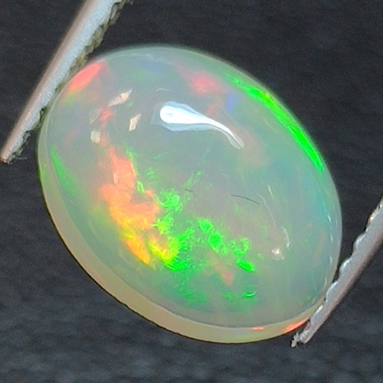1.43ct Ópalo talla oval 9.12 x 7.40 mm