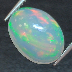 2.05ct Ópalo talla oval 10.96 x 8.22 mm