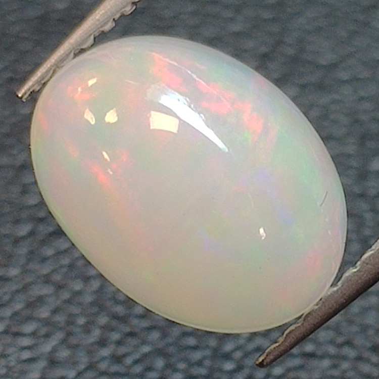 2.26ct Ópalo talla oval 11.00 x 8.12 mm