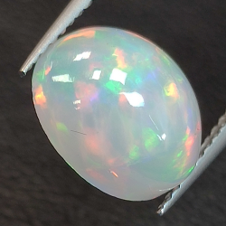 2.45ct Ópalo talla oval 10.66 x 8.25 mm