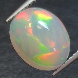 2.45ct Ópalo talla oval 10.66 x 8.25 mm