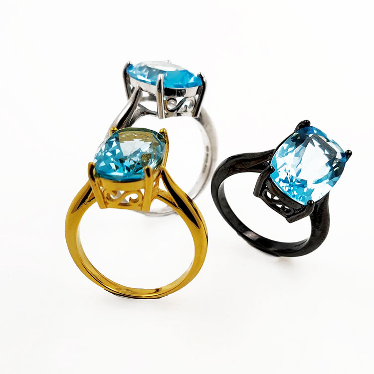 Anillo de Topacio en Plata de Ley 925 bañado en rodio, rodio negro o oro amarillo.