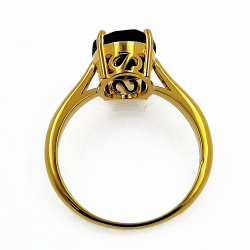 Anillo de Granate en Plata de Ley 925 bañado en rodio, rodio negro, oro amarillo o oro rosa.