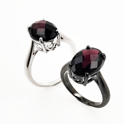 Anillo de Granate en Plata de Ley 925 bañado en rodio, rodio negro, oro amarillo o oro rosa.