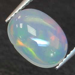 1.48ct Ópalo talla oval 10.01 x 7.54 mm
