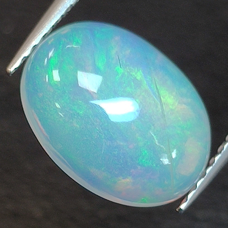 2.06ct Ópalo talla oval 11.24 x 8.47 mm