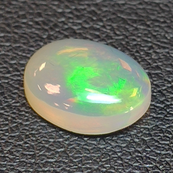 1.76ct Ópalo talla oval 10.75 x 8.27 mm