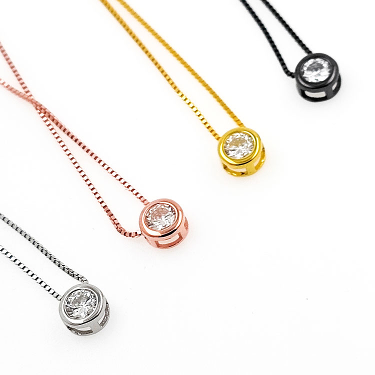 925 Sterling versilbertes Moissanit Lichtpunkt