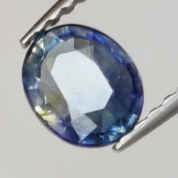 0,76 ct Saphir im Ovalschliff 4,8x5,9mm