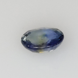 0,76 ct Saphir im Ovalschliff 4,8x5,9mm