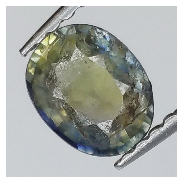 0,85 ct Saphir taille ovale 6,2x5,01mm