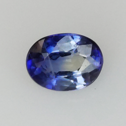 0,62ct Zafiro talla oval 5,3x4,1mm