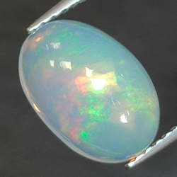 1,86ct Ópalo talla oval 10,7x7,4 mm