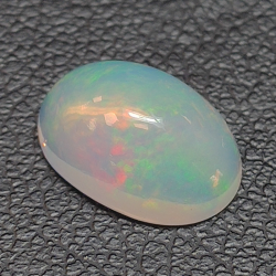1,86ct Ópalo talla oval 10,7x7,4 mm