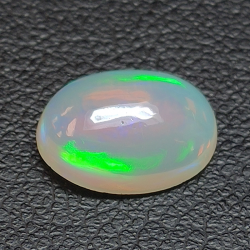 1,71ct Ópalo talla oval 10,4x7,7 mm
