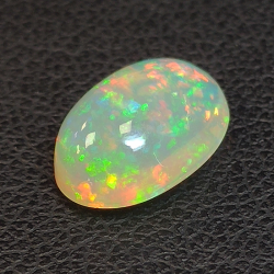 1,77ct Ópalo talla oval 10,6x7,5 mm