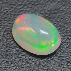 1,64ct Ópalo talla oval 9,6x6,8 mm