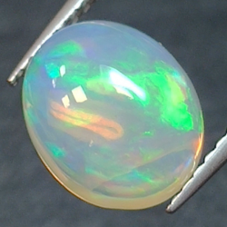 1,87ct Ópalo talla oval 9,4x7,7 mm