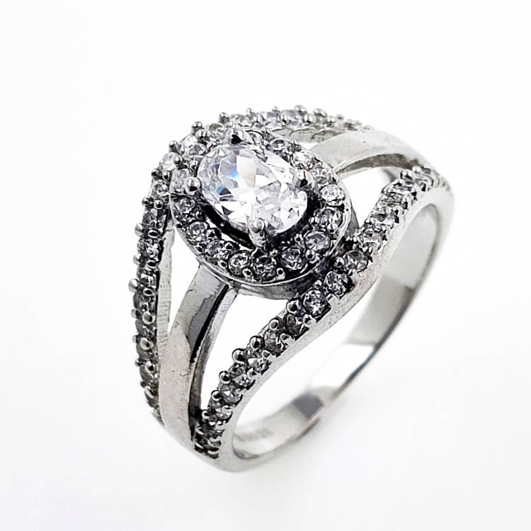 Anillo de circonita en acero