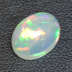 2,67ct Opal im Ovalschliff 11,3x8,5mm