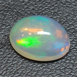 1,39ct Opal im Ovalschliff 9,4x7,2 mm