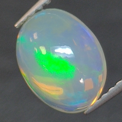 1,39ct Opal im Ovalschliff 9,4x7,2 mm