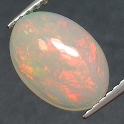 1,57ct Opal im Ovalschliff 10,8x7,5 mm