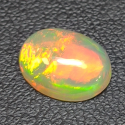 2,32ct Opal im Ovalschliff 11,08x8,5 mm