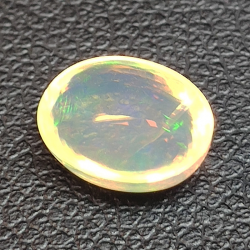 1,09ct Opal im Ovalschliff 8,7x6,9 mm