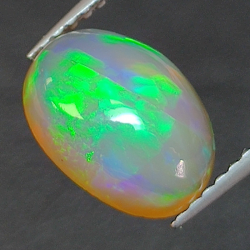 1,75ct Opal im Ovalschliff 10,3x7,7 mm