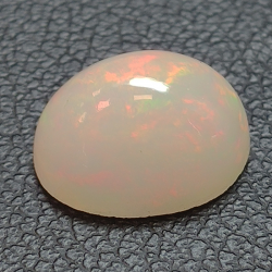 2,34ct Ópalo talla oval 10,6x8,1 mm