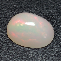 2,34ct Opal im Ovalschliff 10,6x8,1 mm