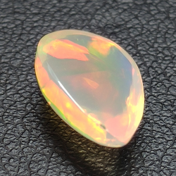 1,73ct Ópalo talla oval 11,6x8,2 mm