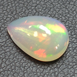 1,73ct Oval cut opal 11,6x8,2 mm