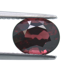 2,77 ct Rhodolite Oval Cut