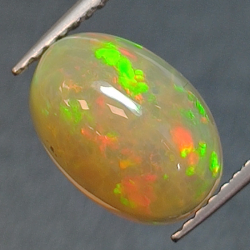 1,98ct Opal im Ovalschliff 10,9x7,6 mm