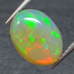 2,07ct Opal im Ovalschliff 11,2x8,3 mm
