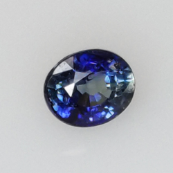 0.32ct Zafiro talla oval 4.08x3.36 mm
