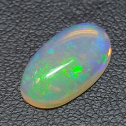 2,43ct Opale taglio ovale 13,4x8,01 mm