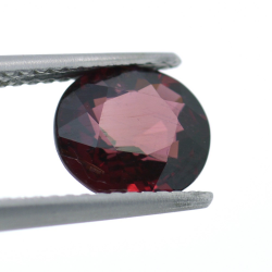 2,38ct Rhodolite Oval Cut