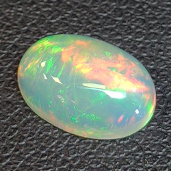 1,44ct Opal im Ovalschliff 10,5x7,4 mm