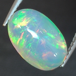 1,44ct Opal im Ovalschliff 10,5x7,4 mm