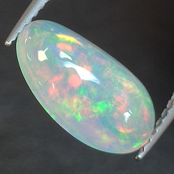 1,57ct Opal im Ovalschliff 11,8x7,3 mm