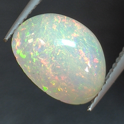 2,48ct Opal im Ovalschliff 10,9x7,9 mm