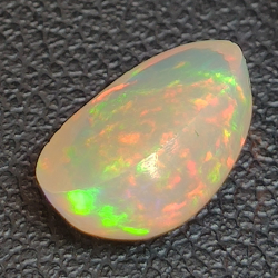 1,93ct Oval cut opal 10,7x6,6 mm