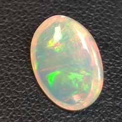 1,98ct Ópalo talla oval 10,9x8,2 mm